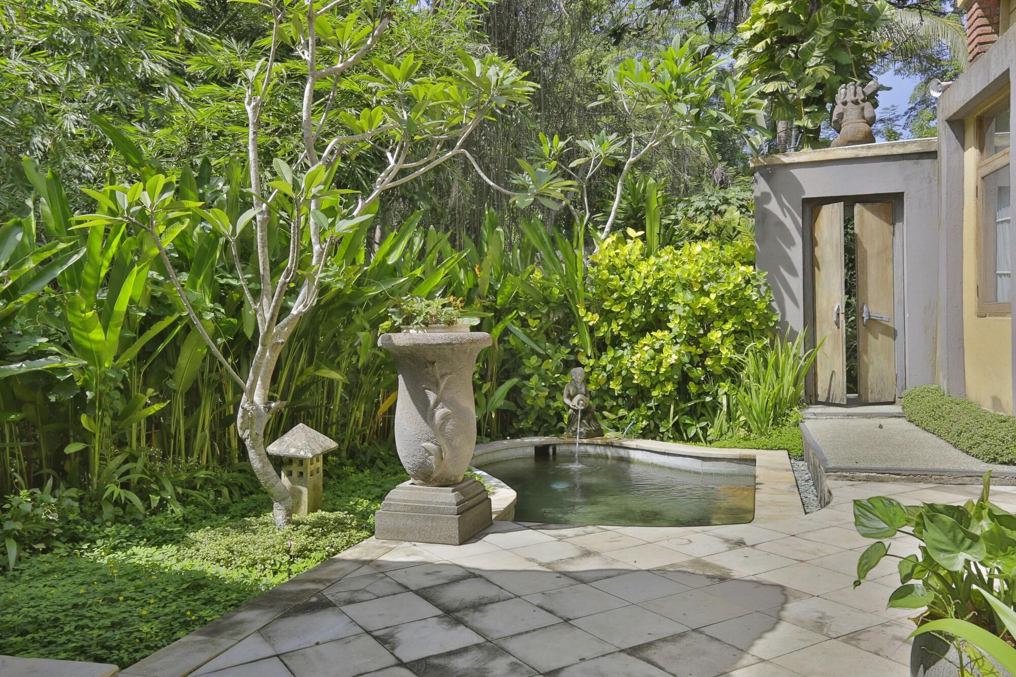 Alam Puri Art Museum Resort & Spa Denpasar Esterno foto